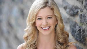 From Background To Backstory: How An Extra On "30 Rock" Became A Character 