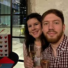 Been a whole year since my last IG post, may as well be the same exact  thing 🤷‍♂️🎄🎵 (swipe to the end to see a professional Christmas photo  shoot in action) • • • • • #