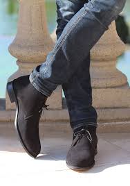 Faites votre choix parmi une sélection de modèles en cuir ou en daim, les pointures larges en option. Jules Jenn Les Desert Boots Cuir Daim Noir Fashion Mode Durable Boots Men W Chaussure Homme Classique Mode Decontractee Pour Homme Chaussures Camper