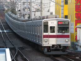 東横線 （とうよこせん）は、 東京都 渋谷区 の 渋谷駅 と 神奈川県 横浜市 西区 の 横浜駅 を結ぶ 東急電鉄 の 鉄道路線 である。 路線図 や 駅ナンバリング で使用される 路線カラー は赤色、路線記号は ty 。 æ±æ­¦ å†™çœŸé¤¨193 æ•°å°'ãªã„æ±æ­¦9050ç³»ã®æ±æ¨ªç·šå†…æ€¥è¡Œã®å§¿ ãˆã®ãã ã'ã®æ°—ã¾ã¾ãªãƒ–ãƒ­ã‚°