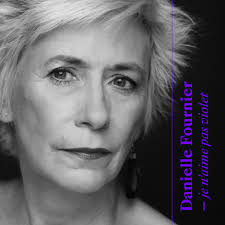 🌾🐚 POÈME DU JOUR! 🌾🌊 Tiré de la dernière publication de la saison, « je  n'aime pas violet », de Danielle Fournier et @louise_marois_ Retrouvez  l'extrait au complet à la page 43.