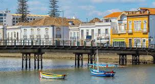 The closest airport is faro 40 km west. Tavira Reizvolle Kustenstadt An Der Portugiesischen Algarve