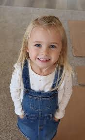 Laura Kleist's Instagram, Twitter & Facebook