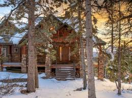 Blog cabin house sweepstakes from the popular do it yourself network has jus started! Winter Cabin Travel Ideas Mom Endeavors