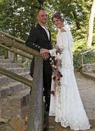 Explore tweets about #hochzeitskleid on twitter. Traumhafte Mittelalter Hochzeit Hut Robe Hute Und Historische Mode Larp 67547 Worms
