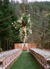 Rustic Chic Outdoor Wedding With Elegant Details From The De Jaureguis Photography Modwedding Alfresco Wedding Ranch Wedding Venue Outdoor Wedding