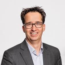 Janine Oswald's Instagram, Twitter & Facebook