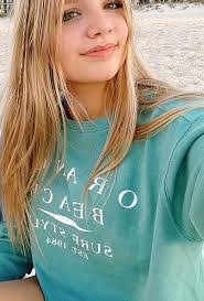 Ellyce Thomas's Instagram, Twitter & Facebook