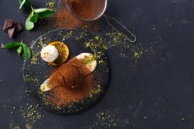 L'ardesia è una roccia sedimentaria utilizzata per piatti e stoviglie. Piatti In Ardesia Forme Modelli E Usi Per Una Tavola Chic Diredonna