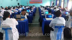 Berikut ini adalah contoh soal soal ujian praktik mengoperasikan komputer yang pernah dibuat oleh tim penguji dalam proses seleksi calon perangkat desa. Digugat Ujian Perangkat Desa Di Kabupaten Kediri Jalan Terus Beritajatim Com