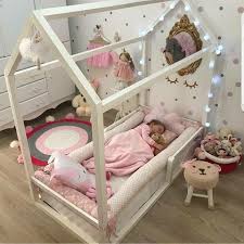 Cocuklar Icin Bebek Odasi Kiz Cocuk Odalari Bebek Yatak Ortuleri