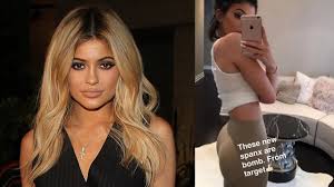 Kylie jenner wearing louis vuitton pochette metis bag and celine county stretch thigh high boots instagram pic march 10, 2017. Kylie Jenner Spanx Selfie Youtube