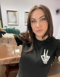 Looking for a mobile body waxer. Any recommendations?