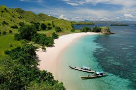 Flores motels flores hostels flores campgrounds flores luxury hotels flores spa resorts romantic hotels in flores flores family hotels flores destinations. 15 Best Things To Do In Flores Indonesia The Crazy Tourist