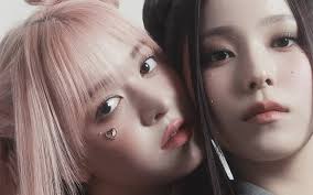 230221 What a lovely combination! NMIXX Lily & Kyujin's first unit photo  shoot. (Q&A) @ Cosmopolitan Korea : r/NMIXX