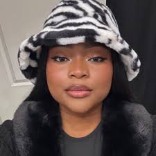 Kiara Downs (@kiaraups)