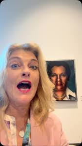 Fáilte chuig m’áit rúnda sa Pharlaimint! ❤️ Cúinne is comhrá ciúin le  Simone Veil. 💕is Ionann Ealaíon agus Éalú domsa. Éalú ón torann  polaitiúil. Artists should be Protected. Art is Soothing for the ...