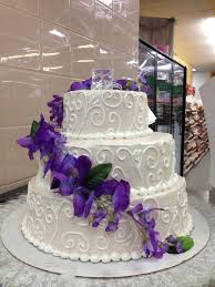 Order cakes online at walmart.ca, including cakes for special occasions or for dessert. Wedding Cake On Display At Walmart In Linda Walmart Wedding Cake Cake Wedding Cakes