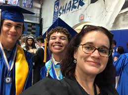 Katie Hulse (@HulseSharkBio)