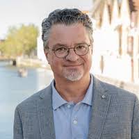 Peter Skok's Instagram, Twitter & Facebook