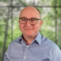 How can small businesses compete with established market players and win?