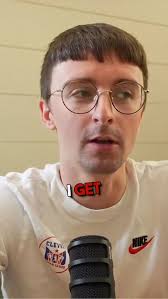 Screenshots of the post about the forged memorabilia and CoAs from a guy  named Brett Lemieux