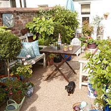 Small gardens or yards don't need to be boring. Decorate Your Outdoor Space On A Budget The Best Small Garden Ideas The Vurger Co