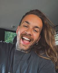 Je ris fort, je vis vrai. Le reste, c'est du bruit.