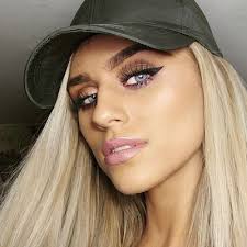 Destiny Carlisle's Instagram, Twitter & Facebook