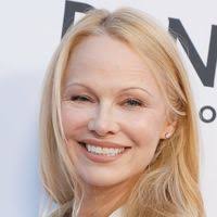 Seksivideoskandaali vei Pamela Andersonin nöyryyttävään kuulusteluun:  ”Sitten alkoivat tungettelevat kysymykset”