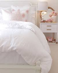 See more ideas about bedroom design, bedroom decor, feminine bedroom. 19 Feminine Bedrooms With Style Feminine Bedroom Bedroom Furniture Online Pretty Bedroom