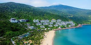 Amid majestic mountains and azure blue waters, a new vietnam emerges. Intercontinental Danang Sun Peninsula Resort Luxushotels In Danang City Vietnam