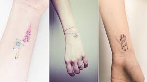 A saisir flash tattoo 50€. 20 Idees De Petits Tatouages Pour Le Poignet Voici