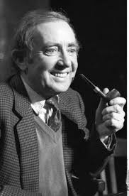 Famous Pipe Smokers: April 2017