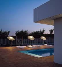 Eclairage Piscine Quel Luminaire Dans Et Hors De L Eau Cote Maison
