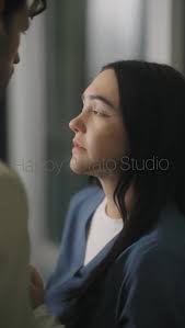 On the night Vincent wins the heavyweight title, a seven-year-old girl  crashes into the ring, calls him "Daddy," dropping a bombshell: her mother  is Grace, his first love, now in prison. Years of rage ...