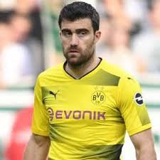 Greek international sokratis joined us in july 2018 from borussia dortmund, where he won the german cup in 2017. Sokratis Papastathopoulos Birthday Real Name Age Weight Height Family Contact Details Wife Affairs Bio More Notednames
