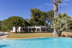 Alquiler anual tambien disponible alquiler de temporada y mensual, preguntanos por precios el. Maravillosa Casa Rustica En Alquiler En La Colina De Sa Caleta Ibiza Oi Realtor