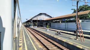 Setatsiyun kuthaharja) adalah stasiun kereta api kelas besar tipe a yang terletak di semawung daleman, kutoarjo, purworejo; Stasiun Kutoarjo Wikiwand