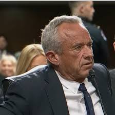 Bộ Trưởng Y Tế Mỹ Sa Thải Toàn Bộ Ủy Ban Cố Vấn Vắc-Xin