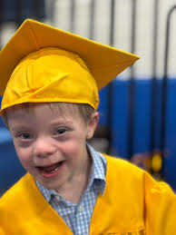 Creative Graduation Hat Decoration Ideas for Seniors and Kindergarteners