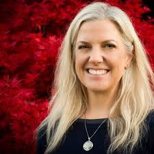 Amanda Schuster's Instagram, Twitter & Facebook