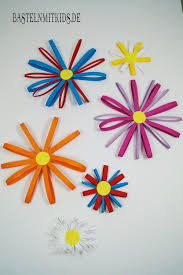 Papierblumen Selber Machen Mit Kindern Bastelnmitkids Blumen Basteln Aus Papier Basteln Fruhling Kindergarten Kinder Basteln Papier