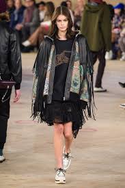 Vælg og vrag blandt masser af jakker og frakker til enhver anledning. Coach 1941 Fall 2019 Runway Review Americana Manhasset