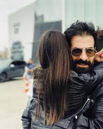 Hande soral, 2 şubat 1987 tarihinde bursa'nın i̇negöl şehrinde dünyaya gelmiştir. Hande Soral Bir Omur Olsun Kocam Instagram Magazin Haberleri Televizyon Haberleri