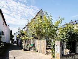 Wenn eine mietwohnung zu wenig platz für ihre familie bietet, ist das mieten eines hauses eine gute alternative. Haus Zum Verkauf 64331 Weiterstadt Mapio Net