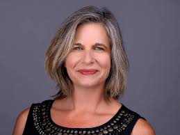 Jill Mott's Instagram, Twitter & Facebook