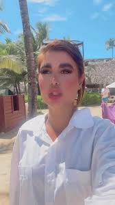 “مهرازین عزیزم، خیلی ممنونم بابت ویدئوی قشنگی که توی سفر برامون فرستادی!  خیلی خوشحالم که تونستم خونه‌ای که همیشه دلت می‌خواست رو برات پیدا کنم و  درست قبل از سفرت. خیلی عالیه که همه چیز دقیقاً همون‌طور ...