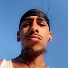 Is there a clip of the rapper Pride killing his barber?