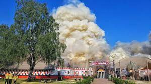 Het hoofdgebouw van vakantiepark beekse bergen in hilvarenbeek is woensdag verloren gegaan bij een grote brand. Pjjoo2uvineexm